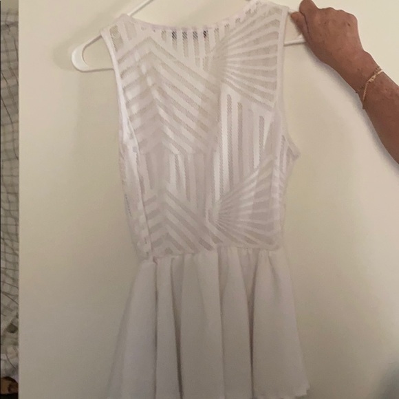 White mesh top - Picture 2 of 2